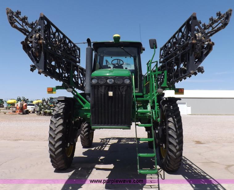 image for item F8272 2010 John Deere 4930 self-propelled sprayer
