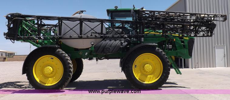 image for item F8272 2010 John Deere 4930 self-propelled sprayer