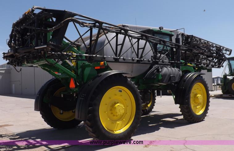 image for item F8272 2010 John Deere 4930 self-propelled sprayer
