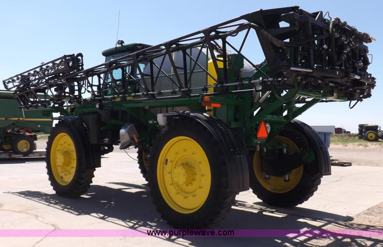 image for item F8272 2010 John Deere 4930 self-propelled sprayer