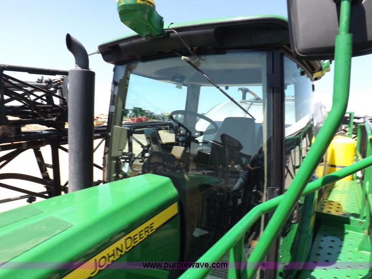 image for item F8272 2010 John Deere 4930 self-propelled sprayer