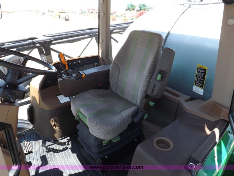 image for item F8272 2010 John Deere 4930 self-propelled sprayer