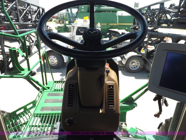 image for item F8272 2010 John Deere 4930 self-propelled sprayer