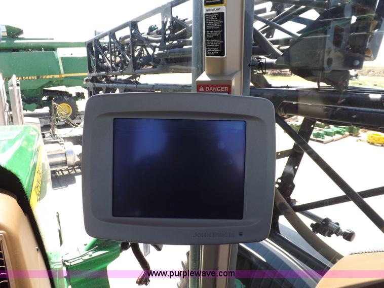image for item F8272 2010 John Deere 4930 self-propelled sprayer