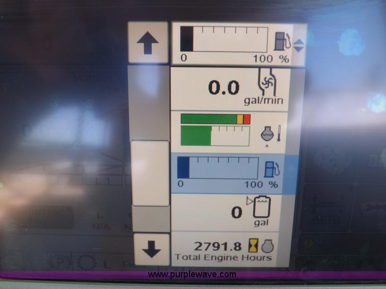 image for item F8272 2010 John Deere 4930 self-propelled sprayer