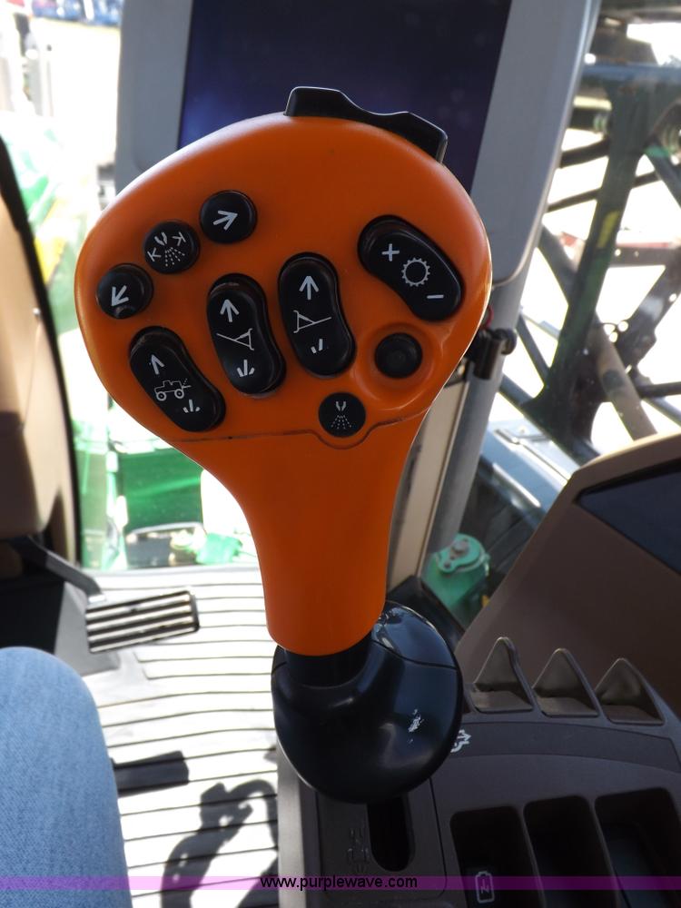 image for item F8272 2010 John Deere 4930 self-propelled sprayer