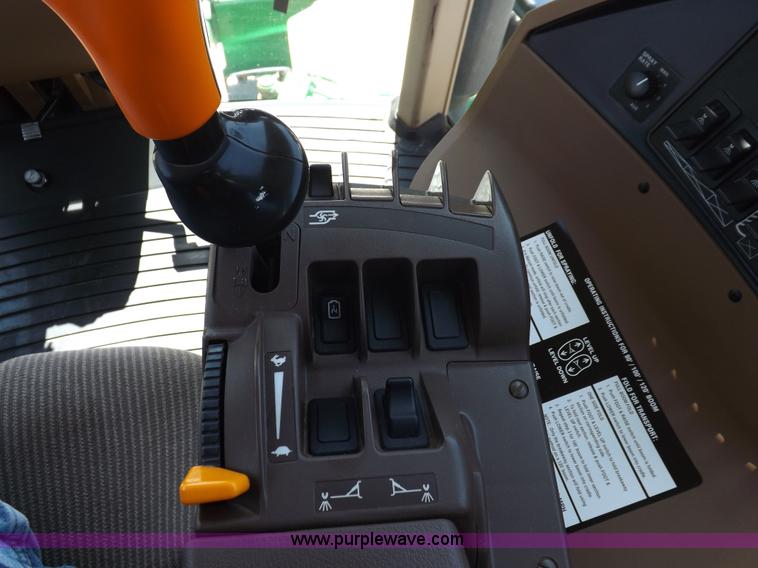 image for item F8272 2010 John Deere 4930 self-propelled sprayer