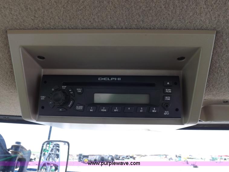 image for item F8272 2010 John Deere 4930 self-propelled sprayer