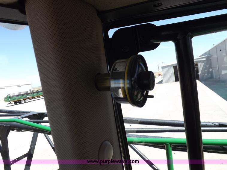 image for item F8272 2010 John Deere 4930 self-propelled sprayer