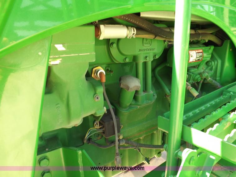 image for item F8272 2010 John Deere 4930 self-propelled sprayer