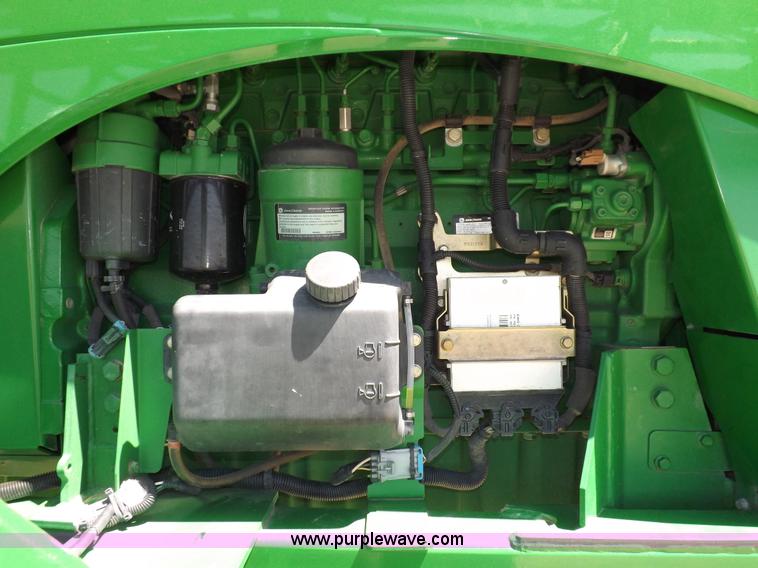 image for item F8272 2010 John Deere 4930 self-propelled sprayer