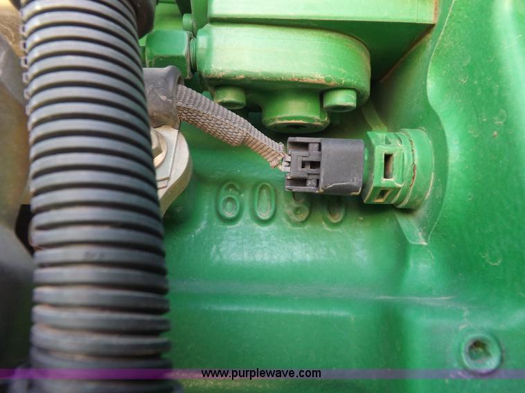 image for item F8272 2010 John Deere 4930 self-propelled sprayer