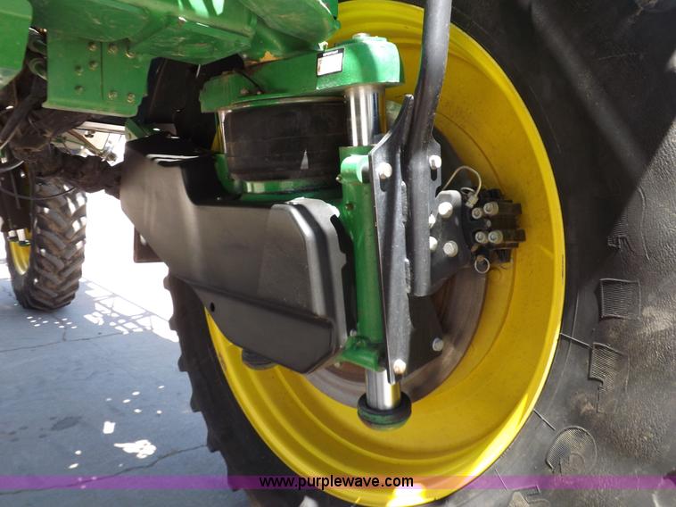 image for item F8272 2010 John Deere 4930 self-propelled sprayer