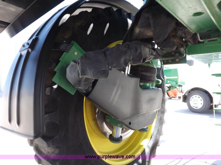 image for item F8272 2010 John Deere 4930 self-propelled sprayer