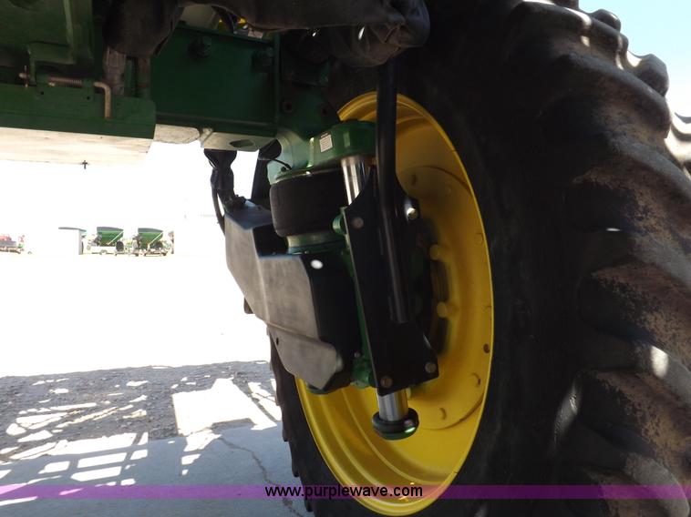 image for item F8272 2010 John Deere 4930 self-propelled sprayer