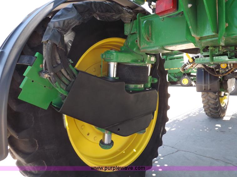 image for item F8272 2010 John Deere 4930 self-propelled sprayer