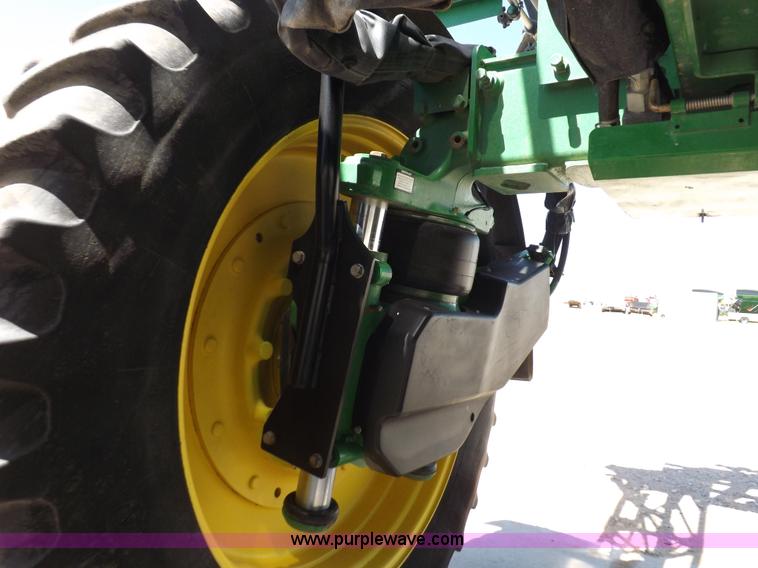 image for item F8272 2010 John Deere 4930 self-propelled sprayer