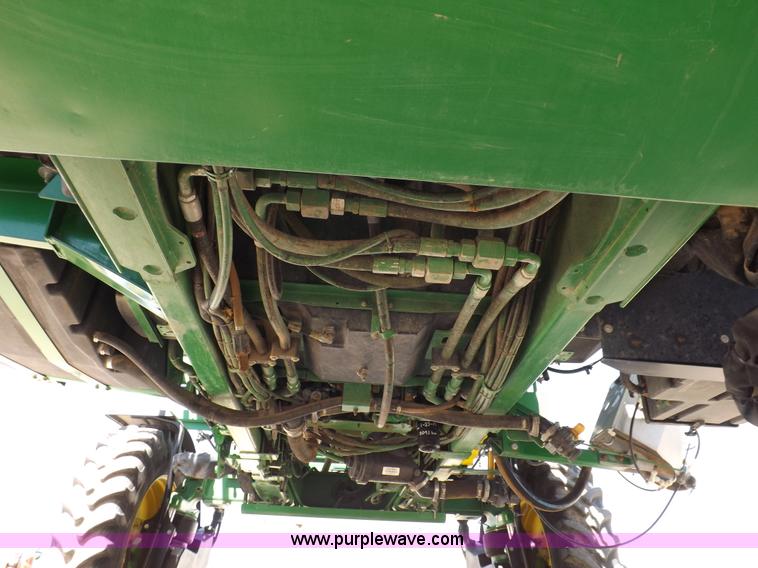 image for item F8272 2010 John Deere 4930 self-propelled sprayer