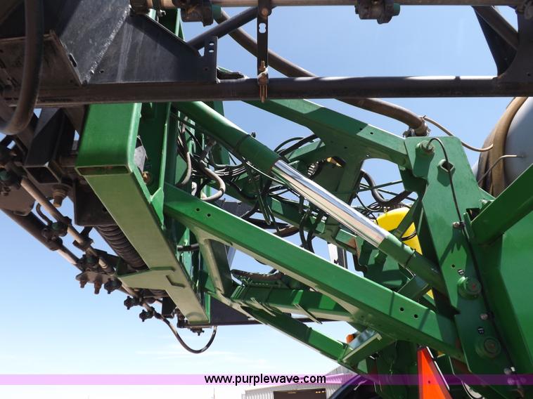 image for item F8272 2010 John Deere 4930 self-propelled sprayer