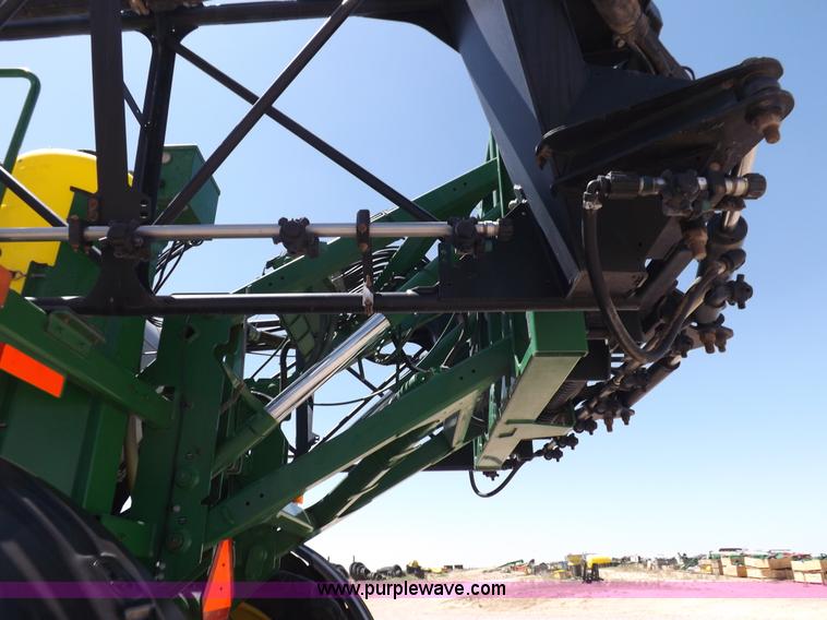 image for item F8272 2010 John Deere 4930 self-propelled sprayer