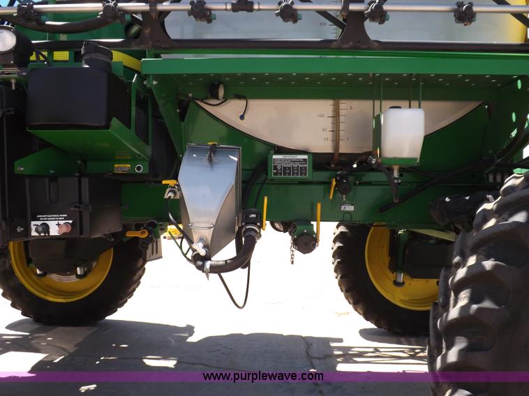 image for item F8272 2010 John Deere 4930 self-propelled sprayer