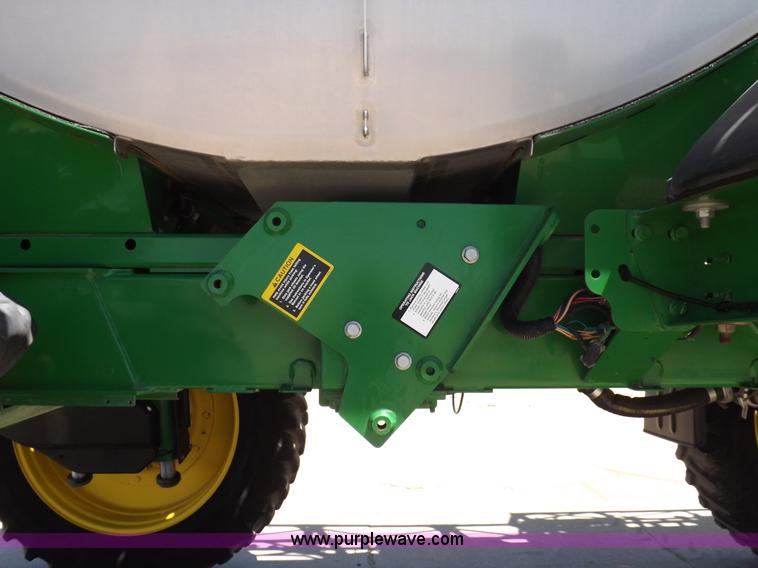 image for item F8272 2010 John Deere 4930 self-propelled sprayer