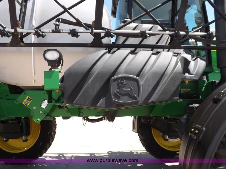 image for item F8272 2010 John Deere 4930 self-propelled sprayer