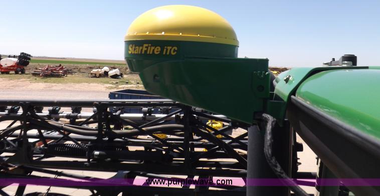 image for item F8272 2010 John Deere 4930 self-propelled sprayer