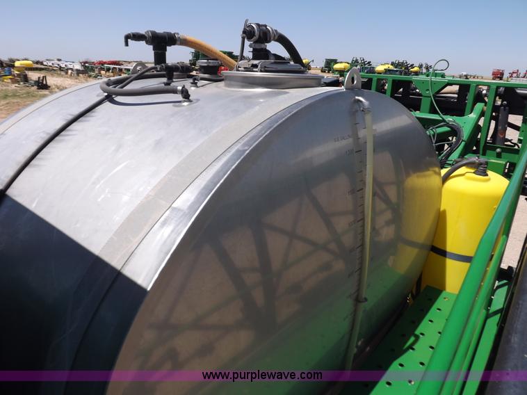 image for item F8272 2010 John Deere 4930 self-propelled sprayer