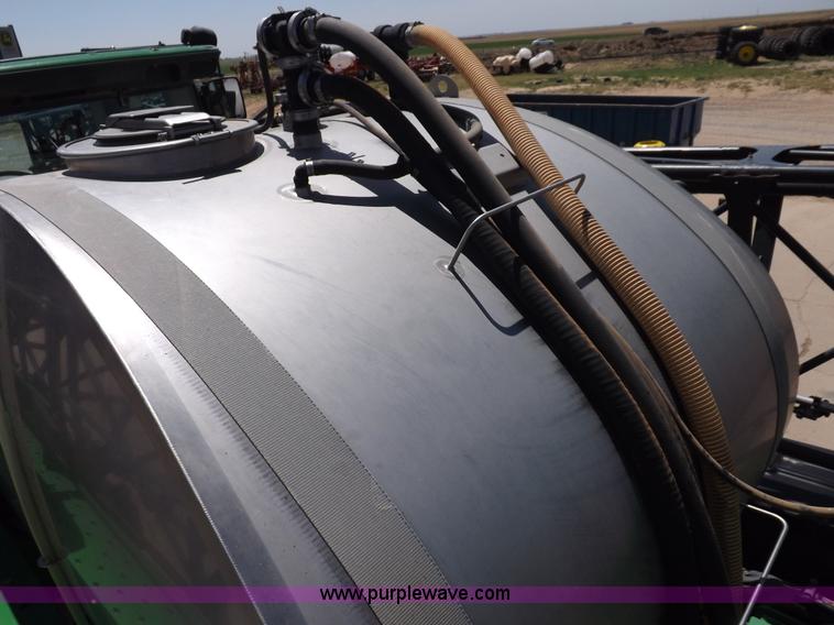 image for item F8272 2010 John Deere 4930 self-propelled sprayer