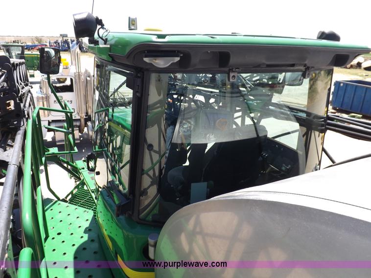 image for item F8272 2010 John Deere 4930 self-propelled sprayer