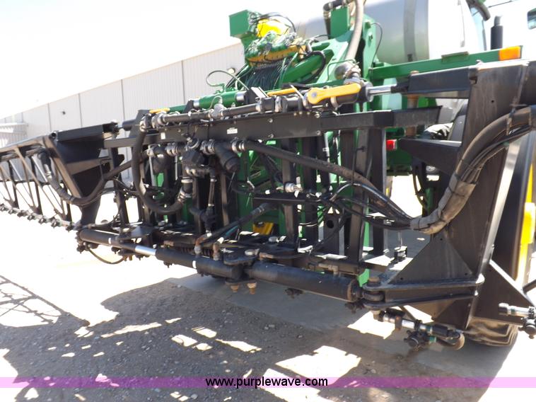 image for item F8272 2010 John Deere 4930 self-propelled sprayer