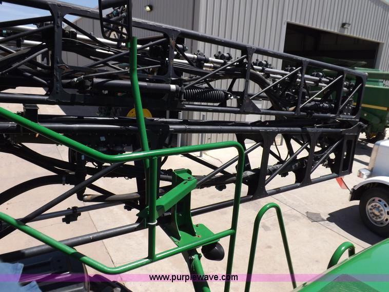 image for item F8272 2010 John Deere 4930 self-propelled sprayer