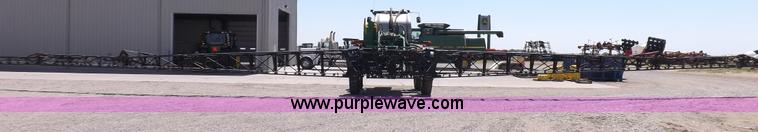 image for item F8272 2010 John Deere 4930 self-propelled sprayer