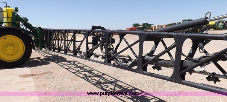 image for item F8272 2010 John Deere 4930 self-propelled sprayer