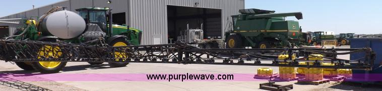 image for item F8272 2010 John Deere 4930 self-propelled sprayer