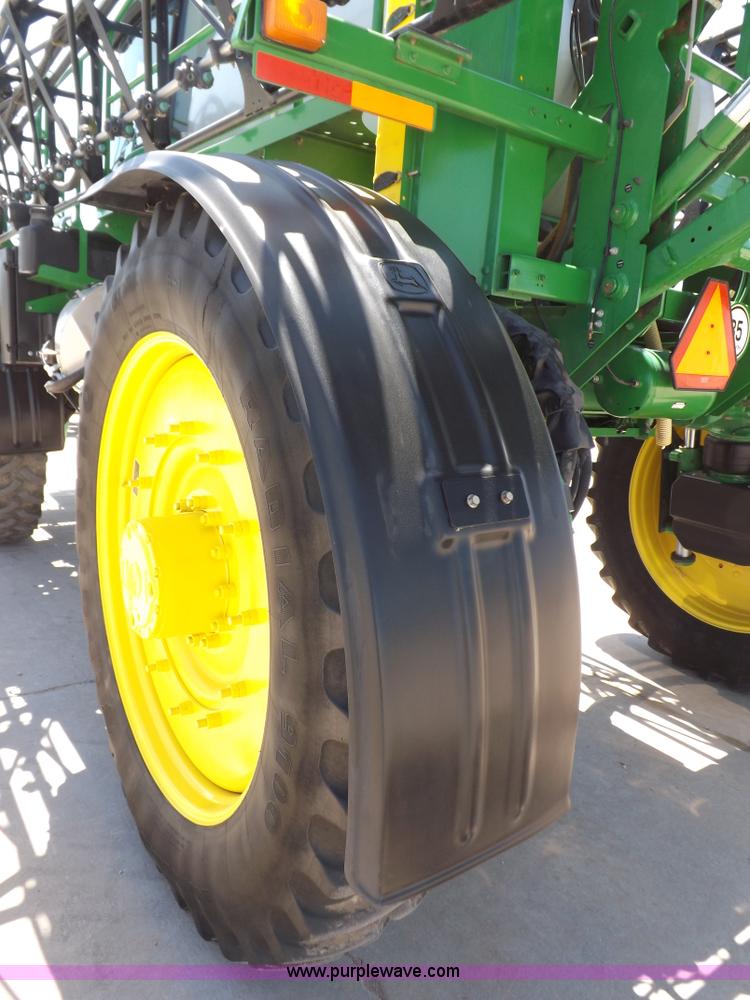 image for item F8272 2010 John Deere 4930 self-propelled sprayer