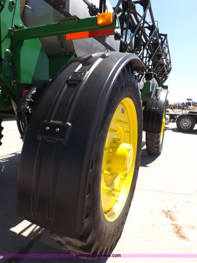 image for item F8272 2010 John Deere 4930 self-propelled sprayer