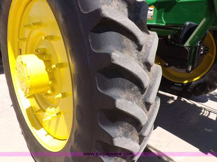 image for item F8272 2010 John Deere 4930 self-propelled sprayer