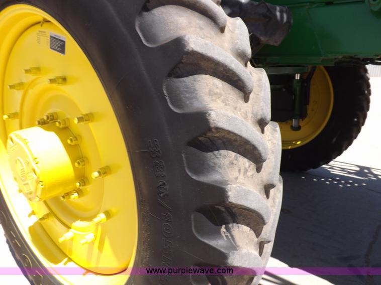 image for item F8272 2010 John Deere 4930 self-propelled sprayer