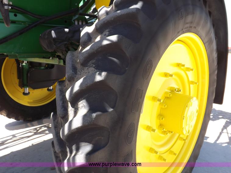 image for item F8272 2010 John Deere 4930 self-propelled sprayer