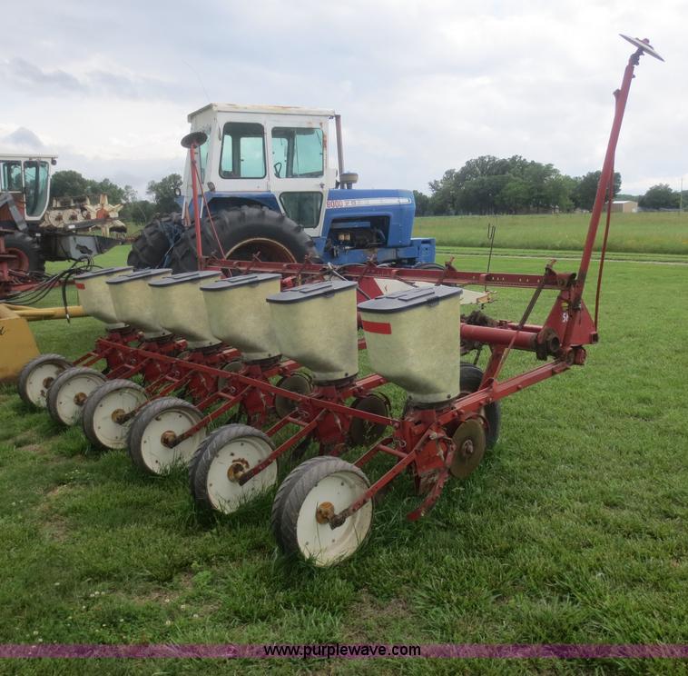 image for item F8273 International 56 planter