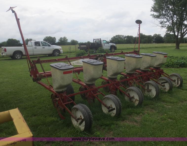 image for item F8273 International 56 planter