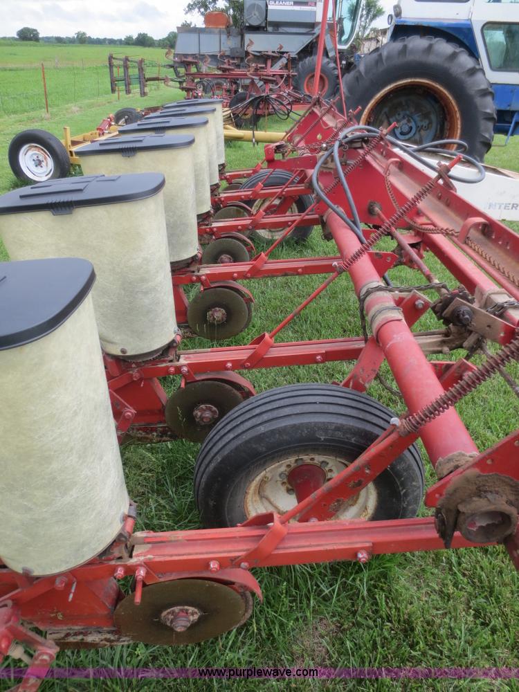 image for item F8273 International 56 planter