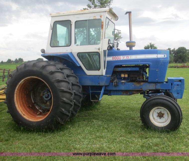 image for item F8274 1971 Ford 8000 tractor