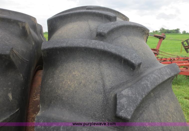 image for item F8274 1971 Ford 8000 tractor