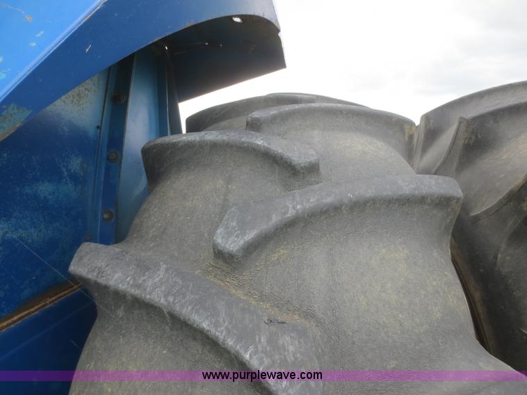 image for item F8274 1971 Ford 8000 tractor