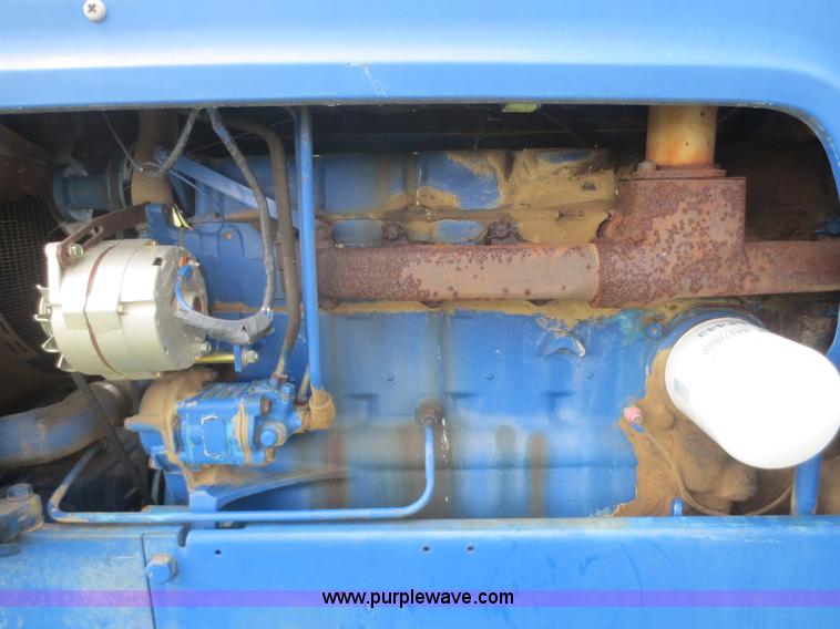 image for item F8274 1971 Ford 8000 tractor