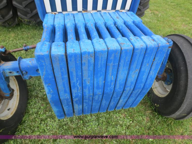 image for item F8274 1971 Ford 8000 tractor