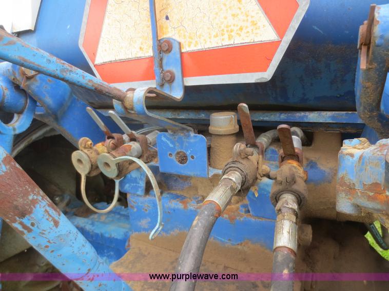 image for item F8274 1971 Ford 8000 tractor